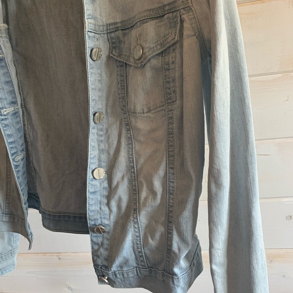 Bootlegger | Light Denim Jacket - Picture 3 of 6